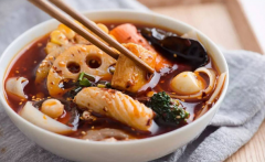 知名麻辣燙出現(xiàn)食品安全問題，如何保障吃的安全？